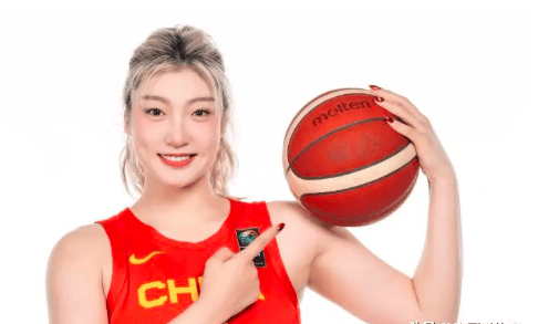 穆雷在FPX比赛中出色防守，重返赛场引发热议！的简单介绍
