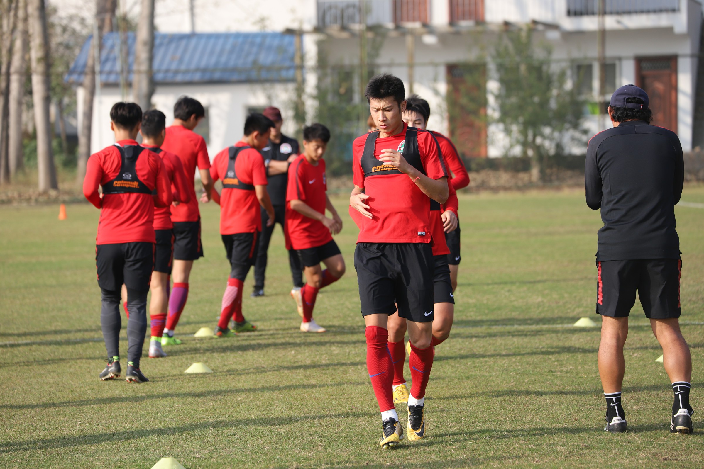 开云kaiyun官方入口 -塞维利亚发布备战花絮，冲刺阶段队长鼓劲，社区盾任务艰巨，训练强度明显提升的简单介绍